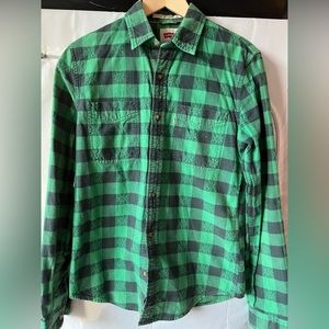 Levi’s green plaid shirt small size